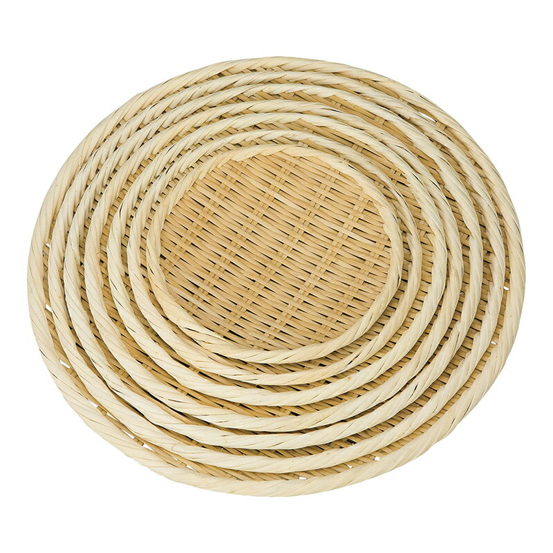 【6寸(φ18cm)】■サイズ：約φ18cm■重量：約75g【7寸(φ21cm)】■サイズ：約φ21cm■重量：約105g【8寸(φ24cm)】■サイズ：約φ24cm■重量：約130g【9寸(φ27cm)】■サイズ：約φ27cm■重量：約155g【尺0(φ30cm)】■サイズ：約φ30cm■重量：約185g【尺1(φ33cm)】■サイズ：約φ33cm■重量：約245g【尺2(φ36cm)】■サイズ：約φ36cm■重量：約285g【尺3(φ39cm)】■サイズ：約φ39cm■重量：約306g【尺4(φ42cm)】■サイズ：約φ42cm■重量：約344g【尺5(φ45cm)】■サイズ：約φ45cm■重量：約388g■材質：竹（縁は籐製樹脂）■補強材：ステンレス※巻縁は籐風樹脂製です。肉厚で丈夫な仕様です。※無塗装＜ご注意＞※食器洗浄機、電子レンジには対応しておりません。※天然素材の為、色み・サイズなどにバラつきがある場合があります。特に木目は1枚1枚風合いや柄の出かたが異なります。若干の色の異なりもございます。イメージしていた柄・色と違う等の理由での返品や交換はお受けすることが出来ませんので予めご了承くださいませ。個々の特徴的な柄も天然の風合いとしてお楽しみください。※お客様のパソコンの状態や明るさの違いなどにより、商品の色みが若干違って見える場合があります。 ＜納期について＞ ！！メーカー取り寄せ品のため2週間程お時間をいただく場合があります。(欠品中の場合は更にかかります)お急ぎの場合は、送料加算でメーカー直送も可能です。※直送は代引不可※ご希望がございましたら、ご注文時選択肢からご指示ください。 ■メーカー希望小売価格はメーカーカタログに基づいて掲載しています