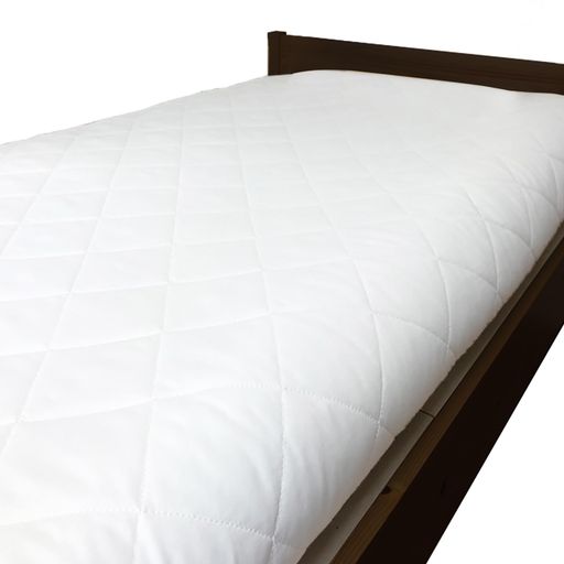 サイズ:シングル 約100x200cm (キルティング製品許容範囲+3%-5%) 素材:側生地/ポリエステル100%(制菌・抗菌・防臭・ニオイ対策加工) 中綿/ポリエステル100% 【固め】 【薄め】 【中芯重量25%UP】 超圧縮のマットは強い芯と硬さでへたりにくく長時間安定性を保ちます。