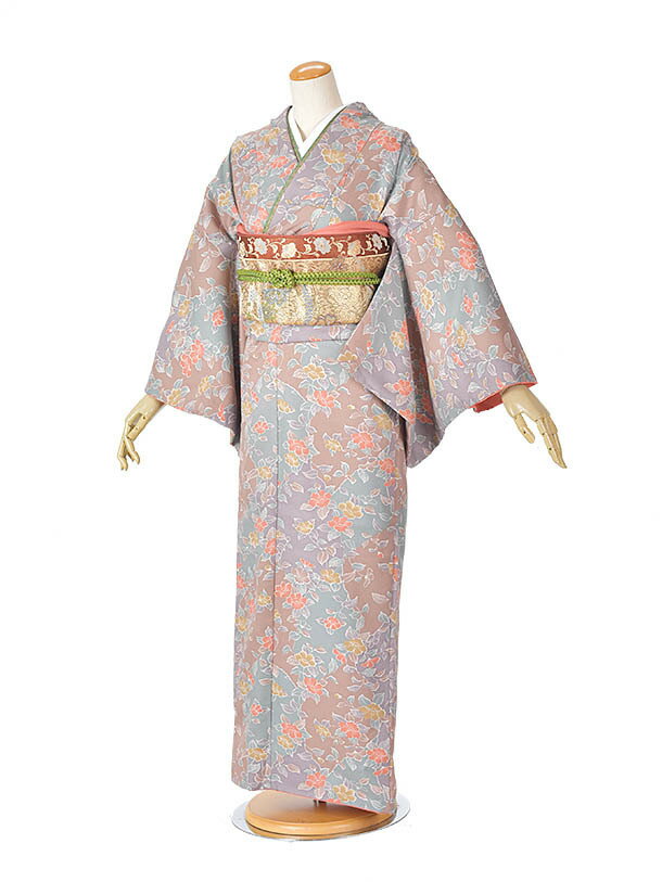 商品情報 素材 化繊サイズ 裄/約65cm　袖丈/約49cm　前幅/約23cm　後幅/約31cm　/着丈：約159cm掲載画像について 実際の商品になるべく近い色を再現しておりますが、お客様のご覧になっているモニターや環境により、実際の色・質感等が若干異なる場合がございます。ご容赦下さいませ。【レンタル】小紋うす紫 【レンタル】小紋/アンティーク調着物/おしゃれ着物/入学式/卒業式/およばれ/普段着着物/ママ着物/お茶会/七五三ママ着物 【レンタル】アンティーク調の小紋 モーブカラーのお着物でおしゃれに着こなせます！七五三ママ着物やお茶会におすすめです！ 裄/約65cm　袖丈/約49cm　前幅/約23cm　後幅/約31cm　/着丈：約159cm※古典の黒地鹿の子模様の小紋です。七五三ママ・お呼ばれ・お茶会におしゃれに着こなしていただけます。お小物はこちらでコーディネートさせていただきます。 ご利用日の2日前にお届けします。 3