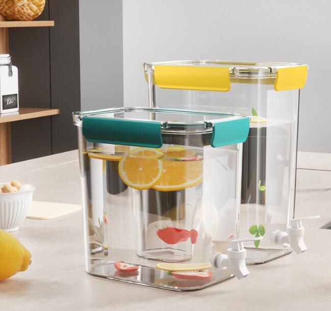 冷蔵庫 ポット ピッチャー 冷水筒 蛇口付き 冷水筒 3500mL 4500mlタンク水出し 茶ポット 冷蔵庫用ディスペンサー 熱湯可 保温ポット 飲料水バケット ドリンクピッチャー 冷蔵庫水 フルーツティーポット ウォーターピッチャー 家庭用 お茶 ジュース レモネードに適用