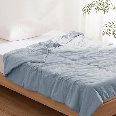 肌掛け布団 ダブル 夏用 超軽量 肌にやさしい 薄手 TEIJIN中綿 防菌防臭 洗いざらし シワ加工 やわらか 速乾通気 冷房対策 洗える 掛け布団 肌掛け キルトケット 180X200cm ライトブルー