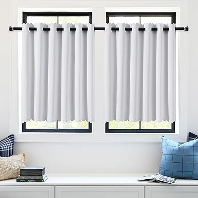 遮光カーテン 小窓 1級遮光 2枚入れ UV カフェカーテン 見えにくい 無地 50cm丈 省エネ 遮熱 断熱 高密度布製 目隠し 防寒 保温 洗える 間仕切り 厚手 キッチン 浴室 トレイ 子供部屋 50cm幅