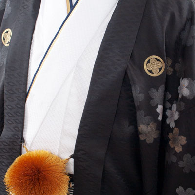 【レンタル】紋付12点フルセット 往復送料無料 新品足袋プレゼント 黒紋付 桜吹雪 卒業式 結婚式 成人式 イベント レンタル袴 レンタル衣装 袴セット 羽織袴 紋付袴 袴レンタル 紋付羽織袴 男 袴 男性 セット メンズ 貸衣装 紋付き袴 3AF6B02 黒紋付 桜吹雪