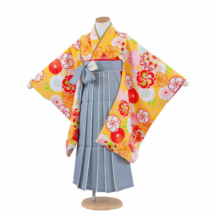 ※その他、ご要望などございましたら後に発信されますメールにご記載下さい。 ※キャンペーン対象外の商品もございますので、ご確認ください。 ※キャンペーンは不定期に変更となります。 ご注文時でのキャンペーン適用とします。ご了承くださいませ。着物レンタル/七五三 卒園式 女の子袴 女児袴レンタル（6～7歳女の子） 黄色 ねじり梅 A084 / 3GJA084 ★レンタル内容★(イメージ画像と異なる場合がございます) ・着物・袖なし襦袢・袴・半幅帯・伊達じめ・腰紐・和装ベルト・草履・足袋・髪飾り ※肌襦袢は入っておりません。キャミソールやU首半そでシャツをご用意ください。 ★商品番号 3GJA084：女児袴レンタル（6～7歳女の子） 黄色 ねじり梅 A084 ★サイズ 身長目安：110～120cm ■身丈：約 75cm ■裄丈：約 53cm ■袖丈：約 63cm ■袴丈：約 65cm ※袴の裾直しはご遠慮ください。 ※必ず袴の丈をご確認ください。 ★商品詳細 素材：化繊 ★レンタル内容 ・着物・袖なし襦袢・袴・半幅帯・伊達じめ・腰紐・和装ベルト・草履・足袋・髪飾り ※小物はお衣装に合わせてコーディネートさせて頂きます。 ※肌襦袢は含まれておりませんのでキャミソールやU首シャツなどの肌着をご用意ください。 ※箱タイプでのお届けとなります。 ★レンタル期間　　最大3泊4日！ レンタル期間はご利用日の2日前から3泊4日となります。 （ご利用日の1日前お届けの場合は、2泊3日となります）。 ※ご返却はご利用日当日～翌日15時までに、ヤマト宅急便取り扱いのコンビニ（セブンイレブン・ファミリーマート・デイリーヤマザキなど）か、クロネコヤマト営業所で同封の着払い伝票で発送の手続きをお願いします。 ※返却が遅れますと1日につきお衣装代の10％が延長料金として追加になりますので返却日はお守りください。返却が遅れる場合は必ずご連絡をください。 ★ご注文について。※カレンダーをご確認ください 楽天では、カレンダーが「×」でもご注文は可能ですが、予約をお取りすることは出来ません。 ご利用日が「○」の商品からご注文下さい。 ※ご予約の確定は「【京都ちりめんや】ご予約を確定致しました。」メールにてお知らせいたします。 ※カレンダー反映までに少しお時間がかかりますので、その間に先約が入られている場合もございます。ご了承ください。 ※オプション追加やキャンペーン割引は「【京都ちりめんや】ご予約を確定致しました。」で金額訂正をしてお知らせいたします。 ※予約は1年先の発送日まで可能です。 ※利用日が違うご注文は別々にご注文ください。またご利用日やお届け先が違う場合は「きょうだい割引」や「ママ得割引」などはキャンペーン対象外になります。 ★注意事項 ※次に該当する場合「セーフティプラス」の適用はございませんので、お気を付けください。別途料金をご請求させていただきます。 ・タバコの焦げ跡、香水やヘアースプレーなどによる著しい汚れ・破損。 ・紛失の場合。 ・袴の裾直し・破れなどの商品として修復不可能な場合。 ★備考 ※掲載画像について実際の商品になるべく近い色を再現しておりますが、お客様のご覧になっているモニターや環境により、実際の色・質感等が若干異なる場合がございます。 ※環境問題（Eco/エコ）を考え、お買い上げ明細はご希望の方のみ発行致しております。ご希望のお客様はお手数ですが、備考欄にお知らせください。 着物レンタル/七五三レンタルの「京都ちりめんや」では、 お子様の晴れの日を祝う、お宮参りの産着（初着・熨斗目・掛け着物）ブランド産着 ・七五三の着物等、豊富な品揃えで、みなさまをお待ち申し上げております。