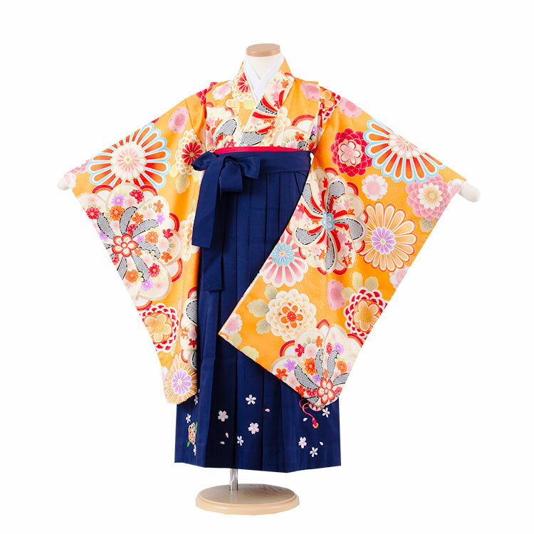 ※その他、ご要望などございましたら後に発信されますメールにご記載下さい。 ※キャンペーン対象外の商品もございますので、ご確認ください。 ※キャンペーンは不定期に変更となります。 ご注文時でのキャンペーン適用とします。ご了承くださいませ。着物レンタル/七五三 卒園式 女の子袴 女児袴レンタル（7歳女の子） オレンジ ねじり梅 菊 A120 / 3GJA120 ★レンタル内容★(イメージ画像と異なる場合がございます) ・着物・袖なし襦袢・袴・半幅帯・伊達じめ・腰紐・和装ベルト・草履・足袋・髪飾り ※肌襦袢は入っておりません。キャミソールやU首半そでシャツをご用意ください。 ★商品番号 3GJA120：女児袴レンタル（7歳女の子） オレンジ ねじり梅 菊 A120 ★サイズ 身長目安：115～125cm ■身丈：約 75cm ■裄丈：約 54cm ■袖丈：約 63cm ■袴丈：約 66cm ※袴の裾直しはご遠慮ください。 ※必ず袴の丈をご確認ください。 ※総柄のため、写真と柄の出方が異なることがあります。 ★商品詳細 素材：化繊 ★レンタル内容 ・着物・袖なし襦袢・袴・半幅帯・伊達じめ・腰紐・和装ベルト・草履・足袋・髪飾り ※小物はお衣装に合わせてコーディネートさせて頂きます。 ※肌襦袢は含まれておりませんのでキャミソールやU首シャツなどの肌着をご用意ください。 ※箱タイプでのお届けとなります。 ★レンタル期間　最大3泊4日！ レンタル期間はご利用日の2日前から3泊4日となります。 （ご利用日の1日前お届けの場合は、2泊3日となります）。 ※ご返却はご利用日当日～翌日15時までに、ヤマト宅急便取り扱いのコンビニ（セブンイレブン・ファミリーマート・デイリーヤマザキなど）か、クロネコヤマト営業所で同封の着払い伝票で発送の手続きをお願いします。 ※返却が遅れますと1日につきお衣装代の10％が延長料金として追加になりますので返却日はお守りください。返却が遅れる場合は必ずご連絡をください。 ★ご注文について※カレンダーをご確認ください 楽天では、カレンダーが「×」でもご注文は可能ですが、予約をお取りすることは出来ません。 ご利用日が「○」の商品からご注文下さい。 ※ご予約の確定は「【京都ちりめんや】ご予約を確定致しました。」メールにてお知らせいたします。 ※カレンダー反映までに少しお時間がかかりますので、その間に先約が入られている場合もございます。ご了承ください。 ※オプション追加やキャンペーン割引は「【京都ちりめんや】ご予約を確定致しました。」で金額訂正をしてお知らせいたします。 ※予約は1年先の発送日まで可能です。 ※利用日が違うご注文は別々にご注文ください。またご利用日やお届け先が違う場合は「きょうだい割引」や「ママ得割引」などはキャンペーン対象外になります。 ★注意事項 ※次に該当する場合「セーフティプラス」の適用はございませんので、お気を付けください。別途料金をご請求させていただきます。 ・タバコの焦げ跡、香水やヘアースプレーなどによる著しい汚れ・破損。 ・紛失の場合。 ・袴の裾直し・破れなどの商品として修復不可能な場合。 ★備考 ※掲載画像について実際の商品になるべく近い色を再現しておりますが、お客様のご覧になっているモニターや環境により、実際の色・質感等が若干異なる場合がございます。 ※環境問題（Eco/エコ）を考え、お買い上げ明細はご希望の方のみ発行致しております。ご希望のお客様はお手数ですが、備考欄にお知らせください。 着物レンタル/七五三レンタルの「京都ちりめんや」では、 お子様の晴れの日を祝う、お宮参りの産着（初着・熨斗目・掛け着物）ブランド産着 ・七五三の着物等、豊富な品揃えで、みなさまをお待ち申し上げております。