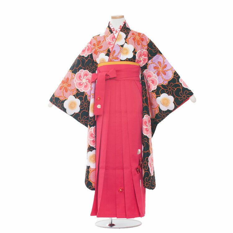 ※その他、ご要望などございましたら後に発信されますメールにご記載下さい。 ※キャンペーン対象外の商品もございますので、ご確認ください。 ※キャンペーンは不定期に変更となります。 ご注文時でのキャンペーン適用とします。ご了承くださいませ。着物レンタル/753/七五三レンタル 小学生卒業袴レンタル（女の子） 1383黒地にねじり梅/小町 【商品番号】 3AR1383000 【サイズ】 ★☆★　小学校の卒業式、イベント・発表会などにもおすすめです　★☆★ 小学生卒業袴（12歳前後用　148〜153cm） ■裄丈：約68cm ■袖丈：約75cm ■袴丈：約87cm（※袴のサイズ直しはご遠慮下さい。必ず袴の丈をご確認ください。） 【商品詳細】 ◆◇◆　レトロモダン　◆◇◆表地：化繊 　／　裏地：化繊※袴はスカート型（行灯袴）となります。※総柄のため写真と柄の出方が少し異なることがあります。 【レンタル内容】 着物・袴・袖なし襦袢・半幅帯・草履・足袋・腰紐4本・和装ベルト・前板・伊達〆2本・えり芯 ※お着物以外の小物は写真の商品と異なる場合がございます。 ※こちらの商品の長襦袢は、袖なしタイプになります。 ※肌襦袢は付属いたしませんのでキャミソールなどの袖の無い肌着をご用意ください。 ※ブーツ、巾着、髪飾りはセットに含みません。 ※箱タイプでの配送となります。 【レンタル期間】 レンタル期間はご利用日の2日前の場合から3泊4日となりますので、 ご利用日の翌日の午後3時までに指定の方法で必ずご発送下さい。 ※ご利用日の1日前お届けの場合は、2泊3日となります。 【備　　考】 掲載画像について実際の商品になるべく近い色を再現しておりますが、お客様のご覧になっているモニターや環境により、実際の色・質感等が若干異なる場合がございます。 ※セーフティプラス未加入の場合は、衣装の汚れ等に対しましてメンテナンス料金が発生する場合がある事を予めご了承おき下さい。 ※環境問題（Eco/エコ）を考え、お買い上げ明細はご希望の方のみ発行致しております。ご希望のお客様はお手数ですが、コメント欄にお知らせください。 【お問い合わせ先】 メールにてお問い合わせ下さい。 E_Mail：info@santokubiken.com ※メールでのお問い合わせには、商品番号・氏名のご記入をお願い申し上げます ★レンタル内容 着物・袴・袖なし襦袢・半幅帯・草履・足袋・腰紐4本・和装ベルト・前板・伊達〆2本・えり芯 ※肌襦袢は入っておりません。キャミソールやU首半そでシャツなどをご用意ください。 ※イメージ写真ですので、お衣装や小物は写真とは異なります。 ※袴のサイズ直しはご遠慮下さい。必ず袴の丈をご確認ください。 着物レンタル/七五三レンタルの「京都ちりめんや」では、 お子様の晴れの日を祝う、お宮参りの産着（初着・熨斗目・掛け着物） ブランド産着・七五三の着物等、豊富な品揃えで、みなさまをお待ち申し上げております。