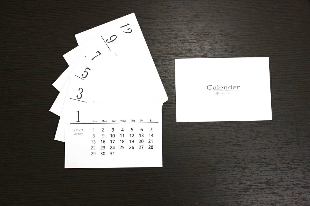 【はじまり月が選べる】木製スタンドの卓上カレンダー リフィルのみ