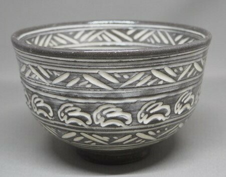 干支茶碗　黒土三島　卯　白井直樹