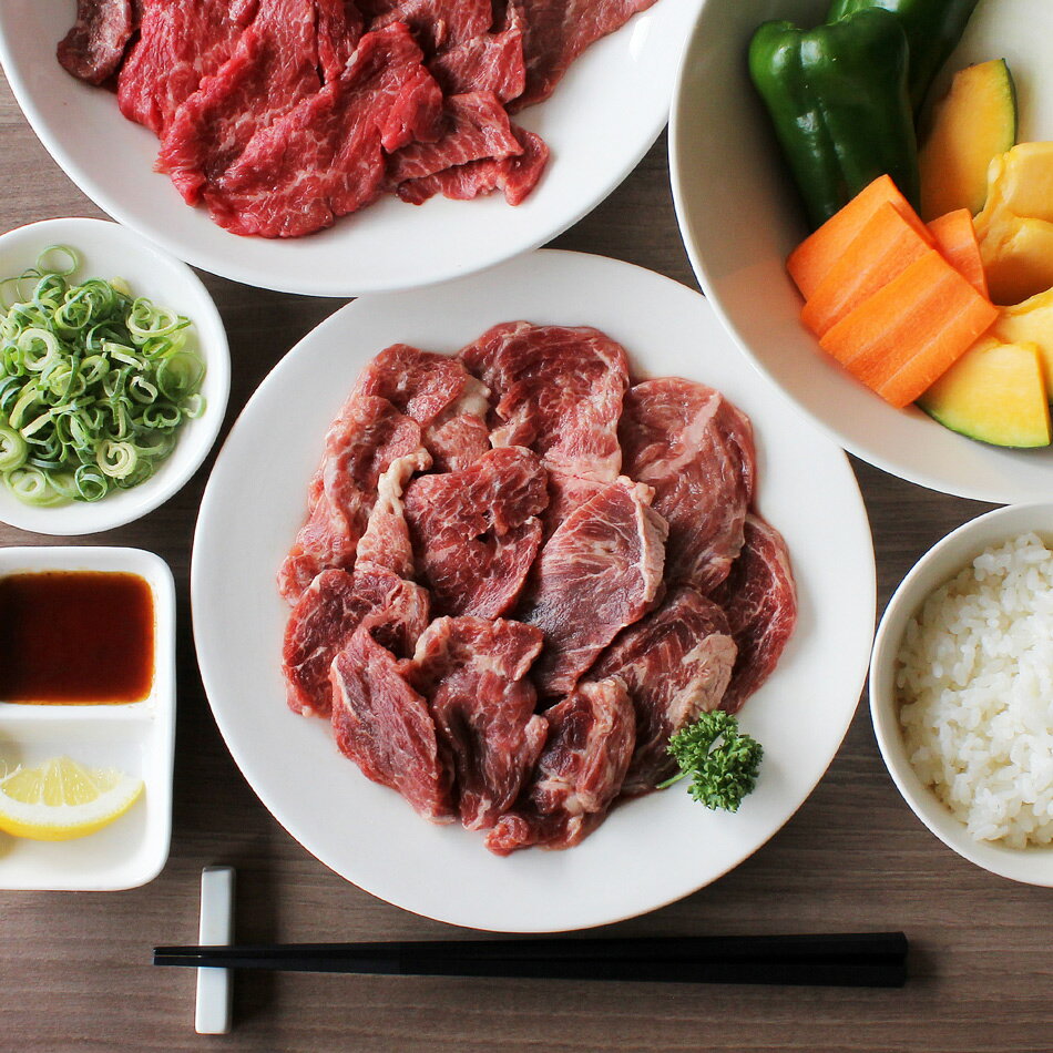 やわらか牛ハラミ焼肉300g 内容量 牛肉300g×1P 原材料 牛肉（オーストラリア、ニュージーランド産）、牛脂肪（日本産）砂糖/ポリリン酸Na、炭酸水素Na、カードラン、L-アスコルビン酸ナトリウム、カロブビーンガム、酸化防止剤（ビタミンC）、食品素材（一部に豚を含む） 賞味期限 裏面に表示（冷凍－18℃以下） 原産国 オーストラリア、ニュージーランド 加工地 日本 保存方法 冷凍－18℃以下 加工業者名 （株）守破理大阪府大阪市西区九条3-29-16 ご注意 ■お手元に届きましたら使う分だけ解凍してお召し上がり下さい。 ■解凍後の再冷凍はおやめ下さい。