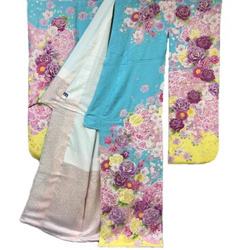 【送料無料】本振袖 お仕立て上がり 成人式 正絹 袷仕立て 身巾広め 薔薇 百合 水色 ブルー モダン柄 振袖 日本製 礼装 フォーマル おしゃれ 卒業式 袴 結婚式 披露宴 パーティ 正装 着物 和装 和服 呉服 たとう紙付き 単品 バラ ばら