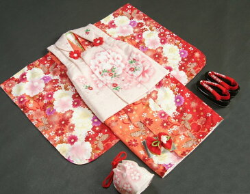 七五三 着物 被布セット 3歳 女の子 マユミ 濃淡赤地色着物 被布淡いピンク 刺繍桜 芍薬 足袋付き12点フルセット