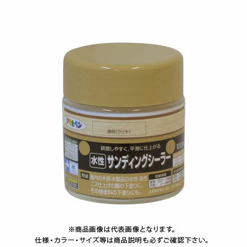 【メーカー】 ●アサヒペン 【特長】 ●木材表面の導管や木目の空間を埋め、均質で平滑な表面を作る木部下塗り専用塗料です。 ●着色仕上げをする場合は、水性ステイン・油性オイルステインを下塗りすることで着色できます。 ●水性・油性ニスの上塗りが可能な建築基準法（F☆☆☆☆）対応塗料です。 【仕様】 ●乾燥時間：夏期/30〜60分・冬期/2〜3時間 ●標準塗り面積（1回塗り）：1〜1.3m2 ●商品サイズ（mm）：W65xD65xH78 ●重量：260g