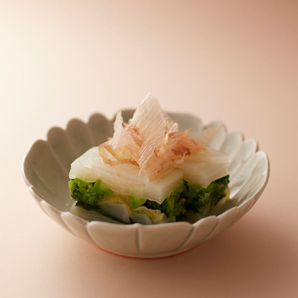 【本枯鰹節 ふわっと40g】 ご飯 グルメ かつお節 手作り 天然素材 国産 九州産 鹿児島産 簡単 和風 本格 だし 出汁 和風だし 鰹節 業務用