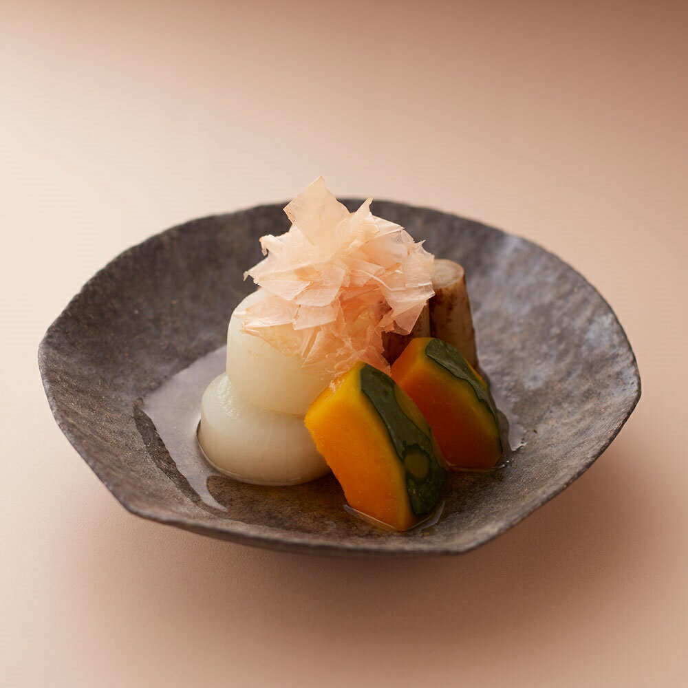 ※大容量により10%OFF※【乾味百撰 まぐろ薄削り32g×10個入】 薄削り 鹿児島 枕崎 だし 和食 本格出汁 鹿児島産 まぐろ節 香り 和風だし 職人 家庭用 国産 旨味 九州産 鮪節 まぐろ 2