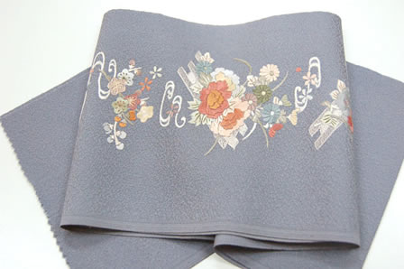 着物と寝具専門店【久五郎】の正絹半えり【蘇州刺繍】花筏｜アングル2