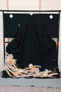 京友禅黒留袖 大輪の菊に松竹梅、熨斗に打ち出の小槌 105-f4105【楽ギフ_包装】