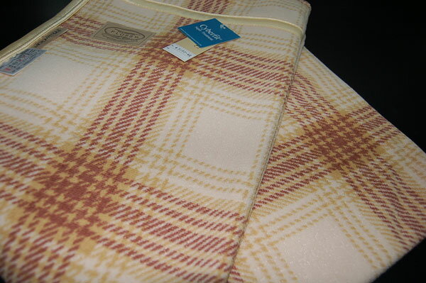 ■組成 パイル：ポリエステル100％シャーリング加工エステルサテン■サイズ:140×200cm　シングルサイズナビゲーション布団トップページ > タオルケット > タオルケットシングルサイズ でました！！マイクロマティークのパイ...