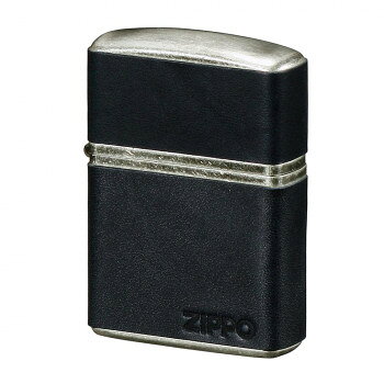 革×金属の素材感でシンプルながら品ある大人のZIPPO革特有の高級感もさることながら、トップ、ボトム、開閉分はケースの金属部分を残し二つの素材を見せることで上品かつ色気のある仕上がりに。金属も革も使い込むほどに味わいが出てくる素材なので、ご自身だけの味が出る逸品に仕上げるのも楽しみ方のひとつです。肌触りのいい牛革を使用し、右下にZIPPOロゴを素押し。コレクション性もあり、道具としてもタフなジッポライターはアウトドアや防災グッズとしても人気です。※サイズおよび重量は、製品により個体差が生じる場合がありますのでご了承ください。※オイルは付属していません。別途オイルライター用オイルをお求めください。サイズ幅38×高さ56×厚さ14mm(ヒンジ含まず)個装サイズ：8.4×6×2.2cm重量55g個装重量：80g仕様オイルライター銀メッキバレル加工・牛本革巻き付け加工ZIPPO162ケース使用付属品ZIPPO社永久保証書(ライターの機能故障に対する)、取扱説明書生産国本体製造:アメリカ、装飾加工:日本fk094igrjs