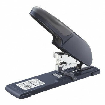 手にフィットするハンドル形状最大100枚とじ。手にフィットするハンドル形状で、とじ作業をサポートします。針装てんが簡単なワンタッチフルオープン方式。とじる位置を調整できる奥行きゲージつき(10mm〜60mmまで5mm単位で調整可能)。とじ枚数3号針の場合 PPC用紙約2〜30枚程度、3号U針の場合 PPC用紙約30〜70枚程度、23/13号針の場合 約70〜100枚です。※とじ枚数表示は、コクヨ製のPPC用紙(64g/m2)及び針を使用時の数値です。用紙や環境、ご使用の針によっては若干少なくなることがありますのでご注意ください。サイズ外寸法:W96×D312×H245mm個装サイズ：11×33×11cm重量個装重量：1540g素材・材質本体:鋼板ハンドルカバー:R-ABSゲージ:POMベースキャップ:R-PC仕様使用針:3号(SL-3N)・3号U(SL-31N)・23/13号(SL-32N)とじ奥行き:最大60mm装填:100pcs.装填式(卓上大型)とじ枚数:3号針(PPC用紙約2〜30枚程度)、3号U針(PPC用紙約30〜70枚程度)、23/13号針(PPC用紙約70〜100枚程度)再生材配合率:ハンドルカバー/R-ABS100%、ベースキャップ/R-PC100%生産国中国fk094igrjs