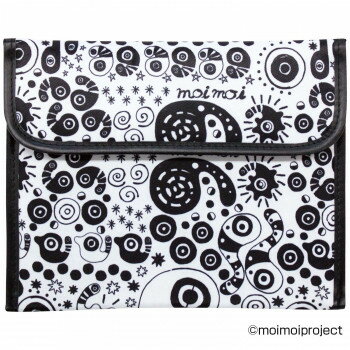 パパも持ちやすい!スタイリッシュなモノトーン!赤ちゃんのための絵本「もいもい」が便利なケースになりました。保険証や母子手帳、診察券もこんなケースにまとめておけば、おでかけの時にさっと持ち出せて便利です。ジャバラ式なので、何が入っているか見え...