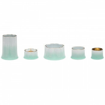 花立、灯立、香炉、茶湯器、仏器の5点セットさくらをモチーフにした有田焼の5点セットです。花立・灯立・香炉は、さくらの形になっています。灯立の芯はリバーシブルタイプです。サイズ個装サイズ：20.5×18.6×8.3cm重量727g個装重量：727g素材・材質本体:陶磁器灯立・仏器落とし:ステンレスセット内容花立×1、灯立×1、香炉×1、茶湯器×1、仏器×1生産国日本fk094igrjs