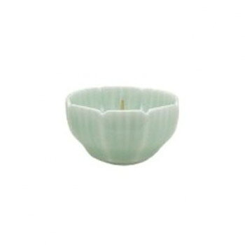軽やかな厚みと細やかなラインが美しい火立鍋島虎仙窯とのコラボ商品。軽やかな厚みと細やかなラインによって繊細な印象に仕上げました。サイズH3.3×直径5.9cm個装サイズ：6×6×3cm重量個装重量：150g素材・材質磁器生産国日本fk094igrjs