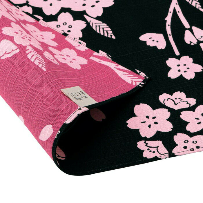 日本の伝統色で染めた「京都メイド」の風呂敷です。優しい雰囲気の和の花が暮らしをあたたかく演出します。サイズ約105cm幅個装サイズ：40×34×1.5cm重量個装重量：168g素材・材質綿100％(シャンタン生地使用)生産国日本日本の伝統色で染めた「京都メイド」の風呂敷です。※両面染めの特性上、多少の色ブレがございます。※柄の出方は1枚1枚異なります。優しい雰囲気の和の花が暮らしをあたたかく演出します。fk094igrjs