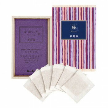 そっと広がる香りで安らぎのひとときを品のあるフローラルの香りの小さな香り袋です。名刺入れに入れて、名刺に香りを移してお楽しみください。また、桐箱の中に予備の名刺とともに名刺香を入れてフタをしてください。やさしく香りが移ります。お好みの小さなスペースや封筒などにしのばせて、ほのかな香りをお楽しみください。●お名刺入れに●お財布に●ポーチに●ペンケースに●季節のお便り などにサイズ高さ110×幅73×奥行25mm個装サイズ：11×7.4×2.4cm重量約35g(箱含む)個装重量：40g素材・材質香木白檀、香料生産国日本fk094igrjs