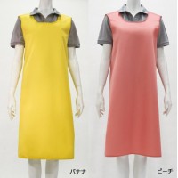 在宅介護ヘルパーさんのためのパッと使える入浴介護エプロン!!肌触りに考慮し、介護される方が抱きかかえられた際のひんやりする原因である防水フィルムを内側に使用。表生地ははっ水、裏生地は防水機能を施し、濡れを防ぎます。抗菌・防臭・防カビ加工も施しています。かさばらない1枚生地で軽量なので、外出時にもコンパクトに折りたたむことができます。サイズ総丈:104cm、バスト:130cm個装サイズ：37×28×1cm重量個装重量：210g素材・材質表側:ポリエステル100％・はっ水加工(水をはじきやすい)、裏側:ポリウレタン100％仕様防水仕様製造国日本在宅介護ヘルパーさんのためのパッと使える入浴介護エプロン!!------&nbsp;ココがポイント！&nbsp;------●胸と脇の開き具合が大きいので、使いたい時にパッとつけられる!!●1枚生地で軽量!!外出時にもコンパクトに折りたためます♪【洗濯にてついて】洗濯機使用可脱水機使用可乾燥機使用可(※80度以下)背面肌触りに考慮し、介護される方が抱きかかえられた際のひんやりする原因である防水フィルムを内側に使用。表生地ははっ水、裏生地は防水機能を施し、濡れを防ぎます。抗菌・防臭・防カビ加工も施しています。かさばらない1枚生地で軽量なので、外出時にもコンパクトに折りたたむことができます。fk094igrjs