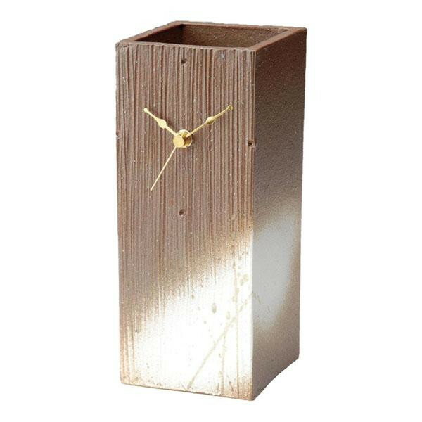 タワー型の時計。民芸調の釉薬とフォルムがマッチした逸品。お部屋のアクセントに、個性ある信楽焼の置時計。贈り物にも最適です。サイズ10×10×23.5cm個装サイズ：12×12×25cm重量1500g個装重量：1600g素材・材質陶器(信楽焼...