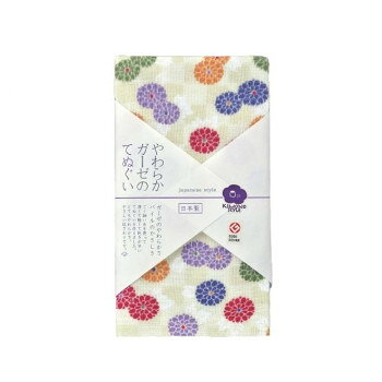 おすすめ全てを細番手にすることで、肌にやさしくて軽くて丈夫、使えば使うほどやわらかく変化する表ガーゼ・裏パイルができました。製造過程も人と環境に配慮しているので安心です。表のガーゼ地と裏のパイル地の二面構造で吸水速乾性に優れます。通常のガーゼタオルより細い40番手単糸を使っているため、ガーゼというより、てぬぐいに近い感覚です。裏面のパイル地は吸水性も高く、薄手で嵩張らないので普段使いにピッタリです。サイズ約34×90cm個装サイズ：23.1×12.4×1.9cm重量約59g個装重量：70g素材・材質表:ガーゼ、裏:パイルプリント綿100%生産国日本fk094igrjs