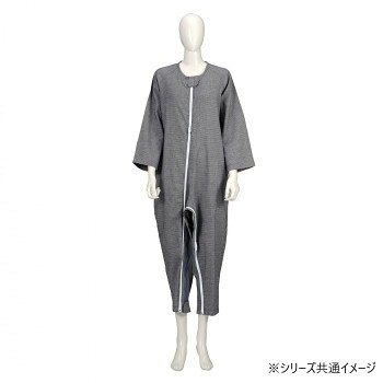 寝たきりの方を介護するために開発された寝巻。胃ろう用・尿管用カテーテルなどをつけたままでも介護のしやすい両開きファスナーを採用。部分開閉が可能です。ソフトケアねまきは、おむつ・おむつカバーを使用して着用することを想定してあります。【洗濯表示】洗濯:40度までのお湯か水で弱洗いアイロン:中、日陰のつり干しがよい※面ファスナーは必ず閉じる。※塩素系の洗剤および漂白剤はご使用にならないでください。サイズ個装サイズ：42.5×27.5×3.6cm重量個装重量：640g素材・材質綿68%・ポリエステル32%生産国フィリピンfk094igrjs