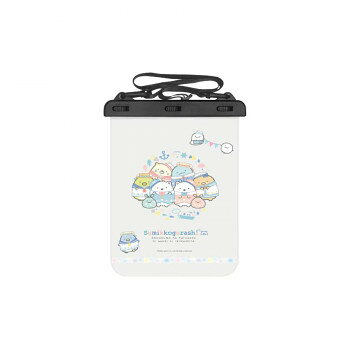 防水性能に適合IPX6、IPX8の防水性能に適合しています。収納したままのタッチ操作・カメラ撮影が可能。長さ調節可能・安全装置付きのネックストラップ付属。IPX6:あらゆる方向からの強い噴流水による有害な影響がないIPX8:継続的に水没しても内部に浸水しない※ホームボタン搭載の端末で、ホームボタンがセンサー式の機種は本ポーチに入れた場合、ホームボタンが反応しません。※お客様のお使いのモニター設定、お部屋の照明等により実際の商品と色味が異なる場合がございます。※諸般の事情につき、予告なくデザインや仕様が変更になる場合があります。サイズ本体サイズ:H307×W243×D18mm個装サイズ：30×24×2cm重量個装重量：200g素材・材質PVC/ABS/ポリエステル仕様収納可能サイズ:H250×W200×D6mm程度(C)2025 San-X Co. Ltd. All Rights Reserved.付属品ネックストラップ生産国中国fk094igrjs
