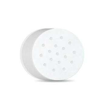 お手入れ簡単で食材もふっくらと仕上げるせいろ専用の使い捨てシートは、蒸し料理で食材がせいろ本体にくっつくのを防ぎ、料理の形や外観を美しく保ちます。通気性が良く、蒸気をしっかり通して食材をふっくらと仕上げます。使い捨てシートを使用することで、汚れが直接つきにくくなり、後片付けも楽々。シートを捨てた後は、せいろを軽く水洗いするだけで清潔に保つことができ、お手入れの手間が軽減されます。※お使いのモニターの性能により、実際の色と見え方が異なる場合がございます。※記載のサイズ詳細に誤差が生じる場合があります。予めご了承ください。※ご購入の際は、サイズ・容量・カラー等を必ずご確認の上、お買い求めくださいますようお願いいたします。サイズ12.5×12.5×0.1cm個装サイズ：13×13×1cm重量1g個装重量：1g素材・材質紙仕様直径外寸:12.5cm電子レンジ:不可食洗機:不可セット内容100枚入生産国中国fk094igrjs