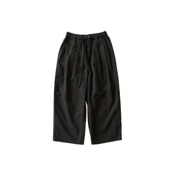 心地よい履き心地で、ゆったりしたパンツ履き心地を重視してヒップにゆとりを持たせました。ヒップラインを高めに設定することで収まりの良いシルエットになり、履き心地とシルエットが両立する、優れたパターンのパンツです。深目の股上で、太ももの気になる所もカバーしてくれます。ウエストは、オールゴム仕様でS〜Lの方対応出来るフリーサイズです。サイズ個装サイズ：35×23×6cm重量個装重量：450g素材・材質表地:綿85%、麻15%裏地:綿100%仕様総丈:91cmヒップ:110cmウエスト:69cm生産国日本fk094igrjs