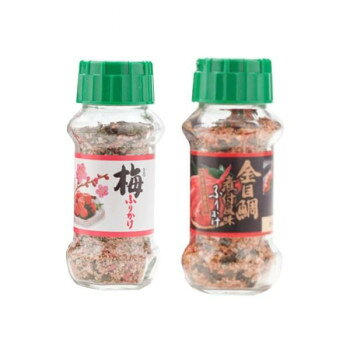 ふりかけセット梅ふりかけは、梅・しその風味をいかしたふりかけです。しそを使用し、鰹・胡麻・海苔で風味を高めています。金目鯛煮付け風味ふりかけは、国産の金目鯛を使用した甘辛い煮付け風味のふりかけです。ほかほかご飯、おむすび、お弁当にふりかけてお召し上がりください。内容量梅ふりかけ:85g/個、金目鯛煮付け風味ふりかけ:80g/個サイズ個装サイズ：34.8×17.2×43.5cm重量2475g個装重量：12000g仕様賞味期間：製造日より360日セット内容梅ふりかけ:85g×15個、金目鯛煮付け風味ふりかけ:80g×15個生産国日本栄養成分(100g当たり)梅ふりかけ:熱量:353kcal、たんぱく質:12.4g、脂質:12.0g、炭水化物:48.8g、食塩相当量:21.9g金目鯛煮付け風味ふりかけ:熱量:376kcal、たんぱく質:11.7g、脂質:6.4g、炭水化物:68.0g、食塩相当量:7.9g原材料名称：ふりかけ【梅ふりかけ】梅風味顆粒(食塩、乳糖、砂糖、その他)(国内製造)、ごま、ポテトフレーク、かつお風味顆粒(乳糖、食塩、鰹節粉末、砂糖、その他)、ぶどう糖、脱脂小麦胚芽、乾燥加工梅、のり、食塩、あおさ、醤油、でん粉、砂糖、トマトパウダー、デキストリン/調味料(アミノ酸等)、加工でん粉、貝Ca、着色料(紅麹、カロチノイド、ラック、赤キャベツ、カラメル)、酸味料、香料、甘味料(ステビア、カンゾウ)、(一部に 乳成分・小麦・さば・大豆・ゼラチン・ごまを含む)【金目鯛煮付け風味ふりかけ】ポテトフレーク(アメリカ製造、バングラデシュ製造)、ぶどう糖、でん粉、ごま、醤油、食塩、砂糖、粒状大豆たん白、金目鯛(国産)、鰹節粉末、粉末醤油、のり、デキストリン、発酵調味料、トマトパウダー、香辛料、野菜エキスパウダー/加工でん粉、調味料(アミノ酸等)、着色料(カラメル、カロチノイド、ラック)、貝Ca、甘味料(カンゾウ、ステビア、アセスルファムK)、(一部に小麦、大豆、ごまを含む)アレルギー表示乳、小麦、ごま、さば、大豆、ゼラチン（原材料の一部に含んでいます）保存方法直射日光などの高温や多湿を避けて、保存してください。製造（販売）者情報製造者:株式会社みなり/広島県東広島市河内町下河内636fk094igrjs