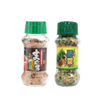 ふりかけセットまぐろふりかけは、わさびの風味が効いており、マグロの刺身をイメージしております。十六種の野菜ふりかけは、ブロッコリー、南瓜、人参、パセリ、苦瓜、ケール、ゴボウ、レンコン、じゃが芋、グリーンピース、小松菜、セロリ、ほうれん草、トマト、チンゲン菜、モロヘイヤを盛り込んだふりかけです。のりとたまごを使用し、お子様にも食べやすい甘みのある味に仕上げてあります。内容量まぐろふりかけ:85g/個、十六種の野菜ふりかけ:90g/個サイズ個装サイズ：34.8×17.2×43.5cm重量2625g個装重量：12000g仕様賞味期間：製造日より360日セット内容まぐろふりかけ:85g×15個十六種の野菜ふりかけ:90g×15個生産国日本栄養成分(100g当たり)まぐろふりかけ:熱量:373kcal、たんぱく質:11.5g、脂質:6.2g、炭水化物:67.8g、食塩相当量:10.2g十六種の野菜ふりかけ:熱量:367kcal、たんぱく質:11.3g、脂質:7.6g、炭水化物:63.4g、食塩相当量:11.4g原材料名称：ふりかけ【まぐろふりかけ】ポテトフレーク(アメリカ製造、バングラデシュ製造)、ぶどう糖、でん粉、ごま、食塩、砂糖、乾燥鮪フレーク、醤油、わさび顆粒、鰹節粉末、のり、デキストリン、発酵調味料、粉末醤油、魚醤、野菜エキス、トマトパウダー、オニオンパウダー、酵母エキス/加工でん粉、調味料(アミノ酸等)、着色料(カラメル、カロチノイド、ラック、クチナシ、紅花黄)、トレハロース、貝Ca、香料、甘味料(カンゾウ、ステビア、アセスルファムK)、酸化防止剤(V.E)、(一部に乳成分・小麦・大豆・豚肉・ごまを含む)【十六種の野菜ふりかけ】でん粉(国内製造)、ぶどう糖、ポテトフレーク、ごま、食塩、砂糖、ニンジンフレーク、麦芽糖、乾燥卵黄、デキストリン、のり、鰹節粉末、カボチャフレーク、ホウレンソウフレーク、発酵調味料、ほうれん草粉末、混合野菜粉末(大麦若葉、ケール、ブロッコリー、南瓜、その他)、醤油、抹茶、酵母エキス、スピルリナ粉末、あおさ、椎茸、レンコンパウダー、グリーンピース粉末、乾燥小松菜粉末、ゴボウ/調味料(アミノ酸等)、加工でん粉、着色料(カラメル、カロチノイド、クチナシ、紅花黄)、酸化防止剤(V.E)、(一部に卵・小麦・大豆・ごまを含む)アレルギー表示卵、乳、小麦、ごま、大豆、豚肉（原材料の一部に含んでいます）保存方法直射日光などの高温や多湿を避けて、保存してください。製造（販売）者情報製造者:株式会社みなり/広島県東広島市河内町下河内636fk094igrjs