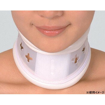 軽度の頚椎固定に最適。頚椎部の屈曲を制限する頚椎用シーネです。高さ調節可能な2枚重ね構造なので、より確実な固定ができます。※汚れた場合は硬くしぼったタオル等で拭き取ってください。商品区分一般医療機器届出番号:14B3X10016000013サイズ高さ:8〜9cm、首廻り:30〜35cm個装サイズ：65×13.8×2.5cm重量個装重量：180g素材・材質プラスチック製仕様洗濯不可一般医療機器(届出番号:15B3X00006000038)付属品高さ調節パーツ生産国フィリピンfk094igrjs