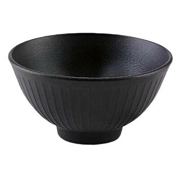 シンプルデザインシンプルな飯椀です。「シンセラ」のシボ加工は、表面を細かな凸凹にすることで、汚れが目立ちにくく、長く使えて扱いやすいのが特徴です。マットな質感で高級感を出すだけでなく、光の反射をおさえた落ち着いた質感が料理のおいしさをそっと引き立ててくれます。サイズφ125×H65mm個装サイズ：15×15×9cm重量105g個装重量：115g仕様容量:380cc軽くて割れにくい耐熱240度/耐冷-30度アルカリに強い優れた耐久性消毒保管庫、再加熱・スチコン・電子レンジ、塩素系漂白剤、食器洗浄機・食器乾燥機対応シボ加工生産国日本fk094igrjs