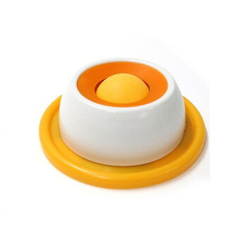 おいしい時間が長続きする食器ボールをペロペロなめて、おいしい時間が長続きする食器です。※ボールに味はついていません。必ず液体フードを皿に入れてご使用ください。サイズ(約)幅12×奥行12×高さ4.2cm個装サイズ：17.3×12.1×4.7cm重量個装重量：100g素材・材質カバー・皿・ボール:ポリプロピレンリング:エラストマー仕様猫用耐熱温度:120度耐冷温度:-60度生産国日本fk094igrjs