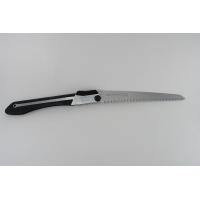人気シリーズ!ゴムボーイの荒目タイプです。人気のゴムボーイの荒目タイプ。剪定・山林作業に便利です!サイズ折込時:300mm、使用時:565mm個装サイズ：37×7.5×2.5cm重量個装重量：355g素材・材質SK-4鋼、エラストマーゴム仕様刃渡:270mm、ピッチ:5(寸6枚目)、目数:10、板厚:1.4mm、切幅:1.3mm製造国日本人気シリーズ!ゴムボーイの荒目タイプです。 ※画像はイメージです。※商品サイズ、仕様をお確かめの上、お買い求めください。 人気のゴムボーイの荒目タイプ。剪定・山林作業に便利です!