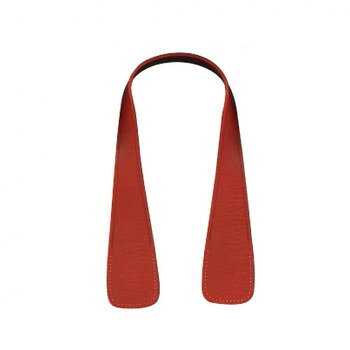 シンプルな持ち手幅が広くてがっちりしてシンプルな持ち手です。シンプルな持ち手なので、ボストンバッグ、トートバッグなどいろんなバッグにあわせやすい仕様です。約8mm厚の厚手の生地でもはさんで縫い付けることが可能です。※縫い穴にそって、手縫いで縫い付けて下さい。※両面同じ仕様です。※商品写真はできる限り現品を再現するよう心がけておりますが、ご利用のモニターの環境によって実際の色味と異なって見える場合がございます。予めご了承いただきますようお願い申し上げます。サイズ約全長55×幅2〜5cm個装サイズ：24.0×17.0×9.0cm重量個装重量：150g素材・材質合成皮革仕様型紙付セット内容2本生産国中国fk094igrjs