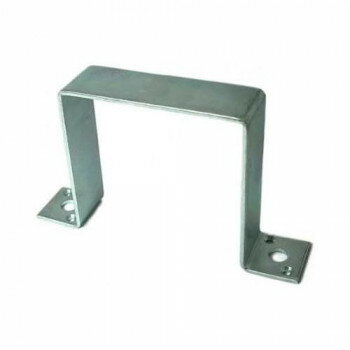 おすすめボルト穴とビス穴が付いたバンド止め金具です。サイズ厚さ2.6×幅31×長さ158×高さ91mm個装サイズ：15.1×9.3×3.2cm重量個装重量：212g素材・材質鉄仕様仕上げ:ユニクロメッキボルト穴径:φ10ビス穴径:φ3.5ボ...