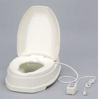 和式が洋式トイレへ。上フタ、便座ともにオイルダンバーを使用しているので、うっかり手を離してもバタンという音がしません。本体、便座とのすき間をなくし便器から上がってくる臭いが漏れにくい構造になっています。体格に応じてご使用いただける補高スペーサー付き。サイズ商品サイズ：幅40×奥行60×高さ22cm(便座までの高さ13cm)個装サイズ：41×61×40cm重量約3.9kg個装重量：5200gカラーアイボリー素材・材質本体、上フタ、便座：ポリプロピレン補高スペーサー：ポリエチレン仕様定格：(電源)交流100V、50/60Hz、(消費電力)53W便座表面温度：30〜40度、5段階調節付属品取扱説明書、保証書(1年)製造国日本和式が洋式トイレへ。 ※補高タイプの高さは♯8の場合+8cm※市販の温水洗浄便座は取り付けできません。※上フタに、市販の上フタカバーは取り付けできません。 上フタ、便座ともにオイルダンバーを使用しているので、うっかり手を離してもバタンという音がしません。本体、便座とのすき間をなくし便器から上がってくる臭いが漏れにくい構造になっています。体格に応じてご使用いただける補高スペーサー付き。