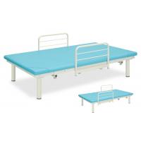 パフォーマンスの高さが可能性を広げる!F型ベッドガードが2本付いた商品です。装着口は6ヶ所あります。サイズ幅120×長さ200×高さ45cm、クッション厚:4cm重量約72kg素材・材質ベニヤ(フォースター)、塩ビレザー仕様強度(等分布荷重):400kg、組立必要付属品F型ベッドガード2本製造国日本パフォーマンスの高さが可能性を広げる! ※片側に3ヶ所ずつベッドガード装着口があります。※オリジナルレザー18色からレザー色をお選び下さい。※レザーのお手入れについて:レザー機能を十分に発揮させ、衛生的にご使用いただくために、柔らかい清潔なウエス(布)でこまめに乾拭きしてください。また、洗剤には市販の専用クリーナー、メーカー取り扱い商品メディクリーナーまたは、ぬるま湯で薄めた中性洗剤をご使用ください。※簡単な組立が必要になります。簡易工具を同梱しておりますが、ドライバー工具による組立作業が必要な製品には簡易工具を同梱しておりません。改めご了承ください。【運送に関して】※時間指定はできません。※佐川急便・名鉄運輸は玄関口までの配達となります。設置・組立をさせていただくことはできません。 F型ベッドガードが2本付いた商品です。装着口は6ヶ所あります。