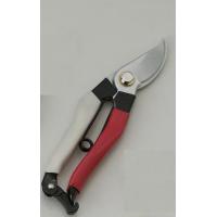 伝統の清元シリーズ!国産刃物鋼を使用したスタンダードタイプのハサミです!サイズ全長180mm、刃渡り50mm個装サイズ：18.5×5.5×5cm重量180g個装重量：180g素材・材質刃部:神鋼K-70材製造国日本伝統の清元シリーズ! 国産刃物鋼を使用したスタンダードタイプのハサミです!
