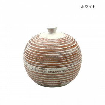 おすすめマンゴーウッドで作ったボール型のボックス。丸っこくて可愛らしい、まるで木の実のようなシルエットが印象的です。ちょっとした小物をまとめるのに便利なボックスです。※ハンドメイドのためサイズに個体差があります。サイズ約φ10×H10cm個...