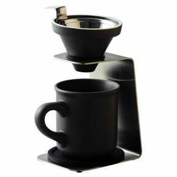 一人分のコーヒーを淹れるのにぴったりなドリッパーセット!!淹れたてのコーヒーをすぐに楽しめる、マグ付きのドリッパーセット。コーヒーの旨みの一つであるコーヒーオイルが抽出できるステンレスメッシュフィルターを使用しています。コーヒー本来の独特な...