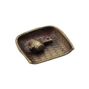 高岡銅器 銅製香立　和雲作　香立　箕に小槌　136-07