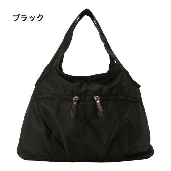 おすすめメインポケットは3層構造で、貴重品とすぐに取り出す小物の仕分けにとっても便利!背面には、便利なキャリーオン用ベルト付!ベルトにキャリーカートのハンドルを通して、キャリーにセットアップができます。シンプルなデザインなので色々なコーデに合わせやすく、デイリーユースや旅行時などシーンを選ばずご利用頂け、幅広い年齢の方にご利用頂けるアイテムです。※キャリーオン用ベルトの幅は約20センチです。キャリーカートの種類によっては、通らないものもございますのでご了承ください。サイズ約27×43.5×12cm個装サイズ：44×30.4×5.2cm重量個装重量：700g素材・材質ポリエステル仕様ポケット:外側/ファスナー×3・オープン×2、内側/オープン×2カラー:ブラック生産国中国fk094igrjs